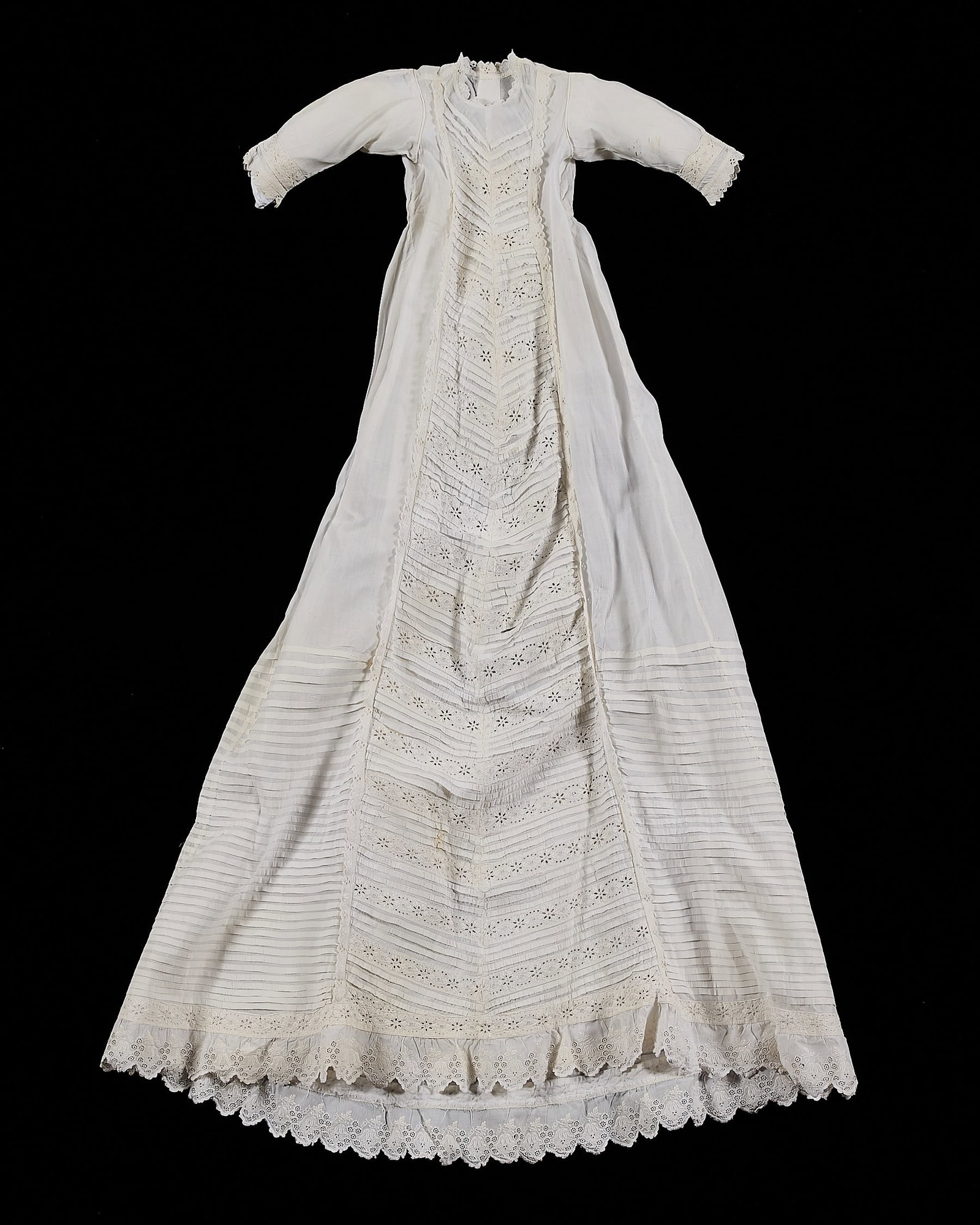 Vintage Baby Baptismal Christening Gown: Vintage baby or infant baptismal christening gown or dress. Length: 48 in x shoulder-to-shoulder: 9 in x chest: 6 1/2 in x sleeve: 8 1/2 in.