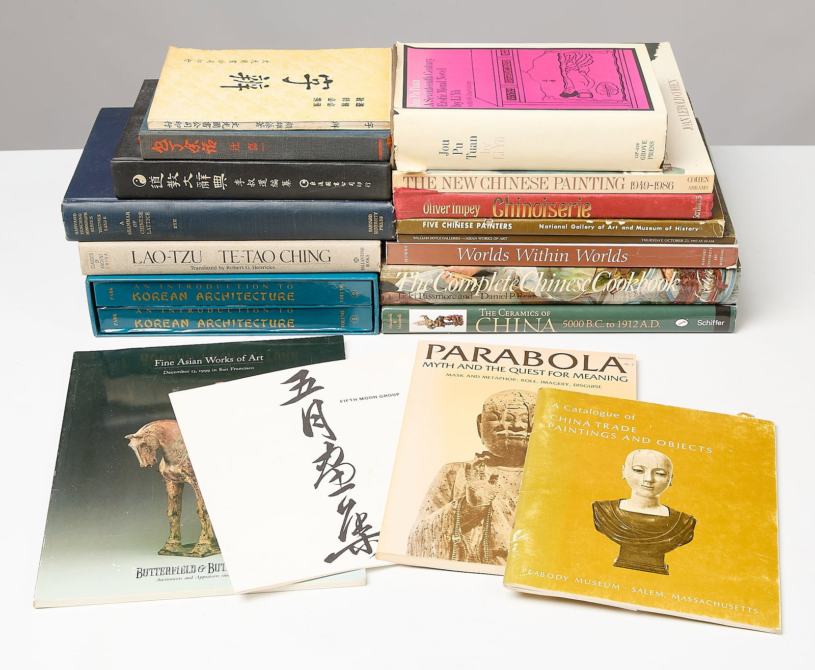 19 East Asian Art & Culture Books & Catalogs: Including: Daniel Sheets Dye, "A Grammar of Chinese Lattice", Park Kyung-rip, "An Introduction to Korean Architecture", Joan Lebold Cohen, "The New Chinese Painting 1949-1986," Society for the Study o