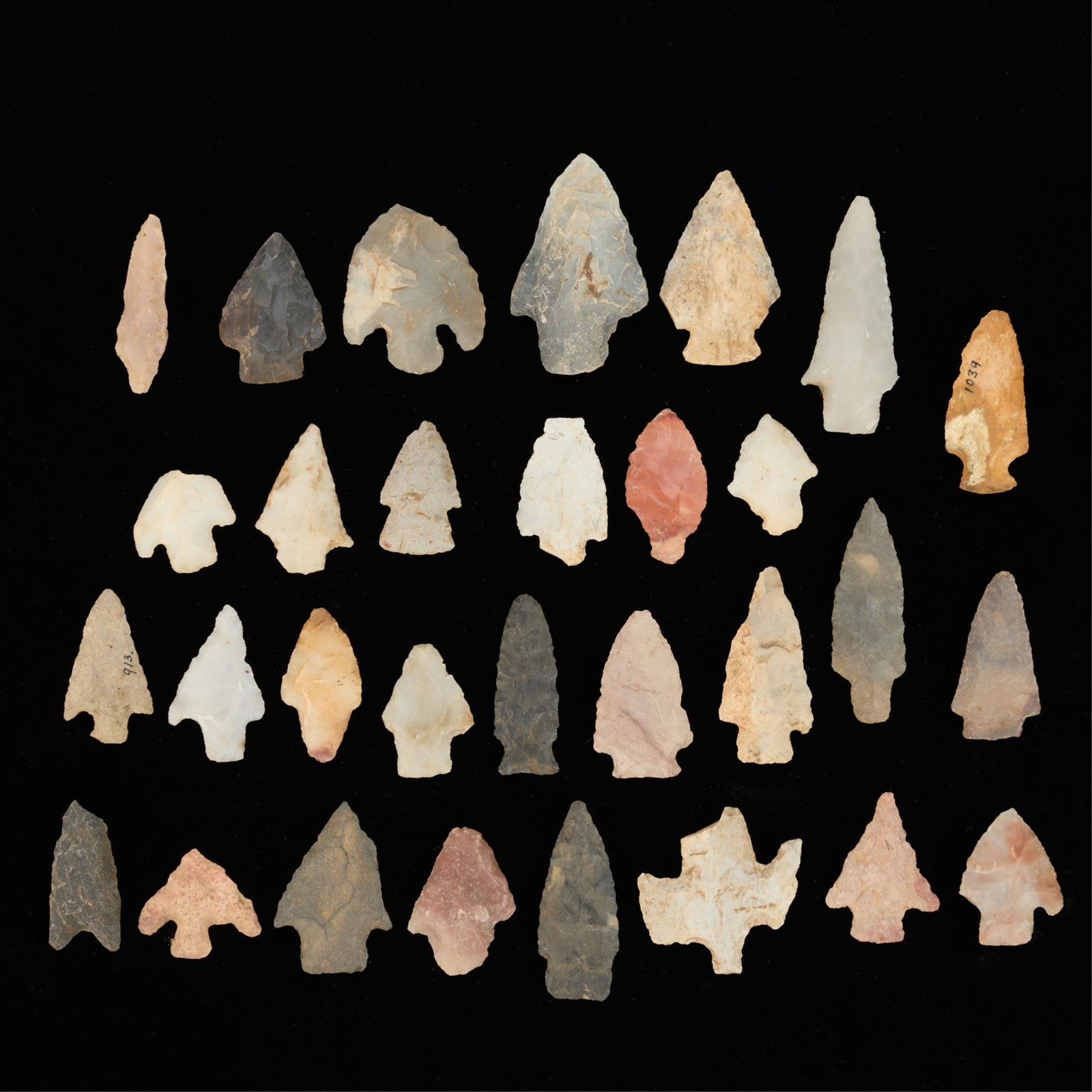 30 Native American Carved Arrowheads - 6