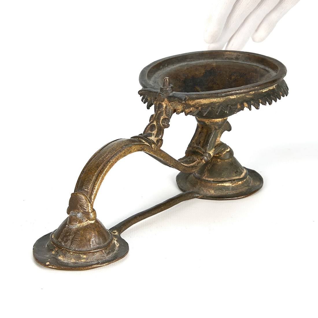 Antique Hindu Indian Bronze Votive Oil Prayer Lamp: Antique Indian bronze ritual or ceremonial Hindu votive oil or prayer lamp. Height: 4 in x width: 9 1/2 in x depth: 5 in. Weight: 2 lbs.