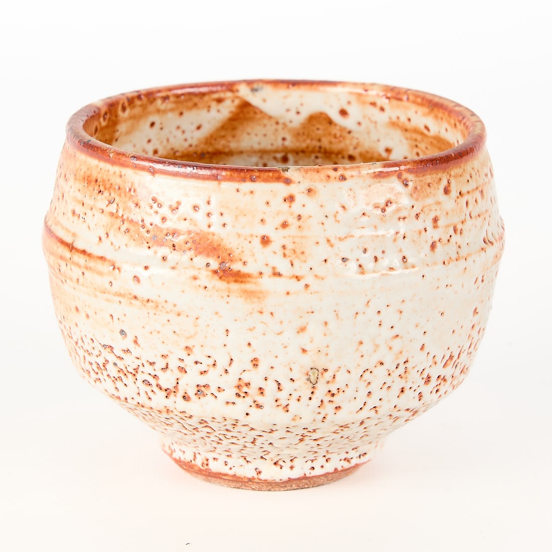 Warren MacKenzie Studio Pottery Shino Glaze Bowl: Warren MacKenzie (American, 1924-2018). Studio pottery ceramic footed pedestal bowl. Stoneware executed in a Shino glaze. Provenance: Purchased from the Northern Clay Center, Minnesota, 2008; Private 