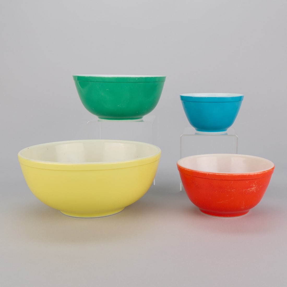 4 Vintage Pyrex Primary Nesting Mixing Bowls (1 of 6)