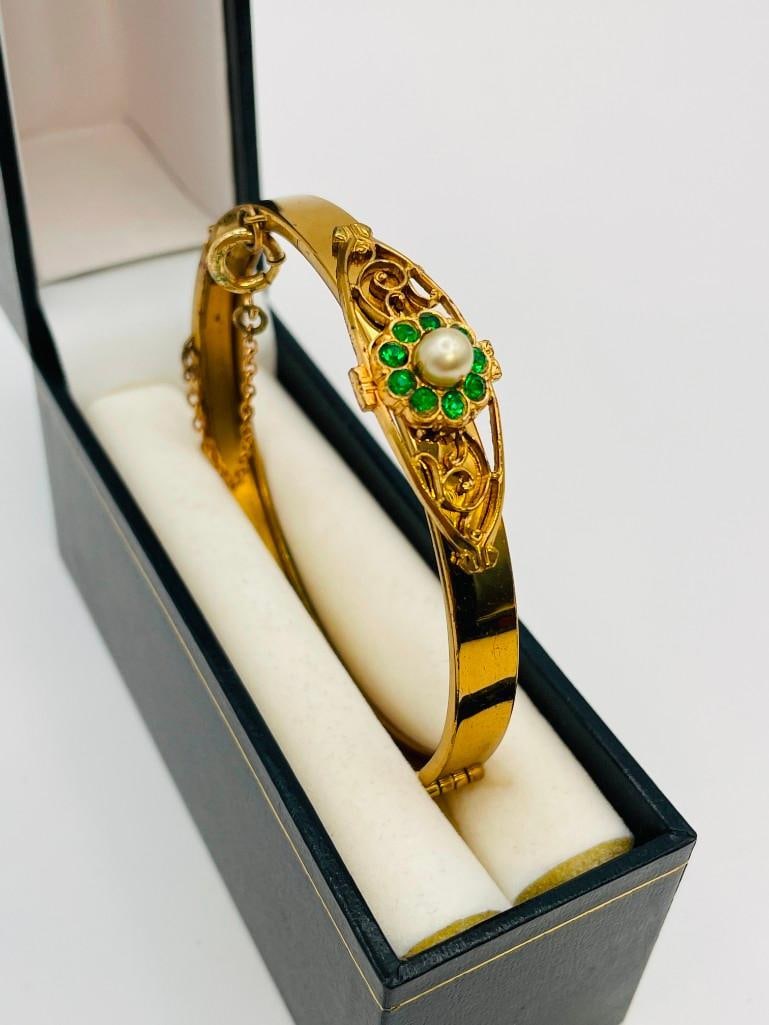 OLD Signed Coro Gold Tone Hinged Bangle Bracelet Pearl (1 of 5)