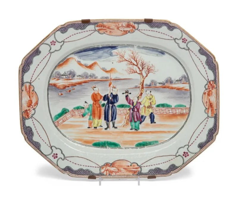 A Large Chinese Export Porcelain Platter (1 of 4)