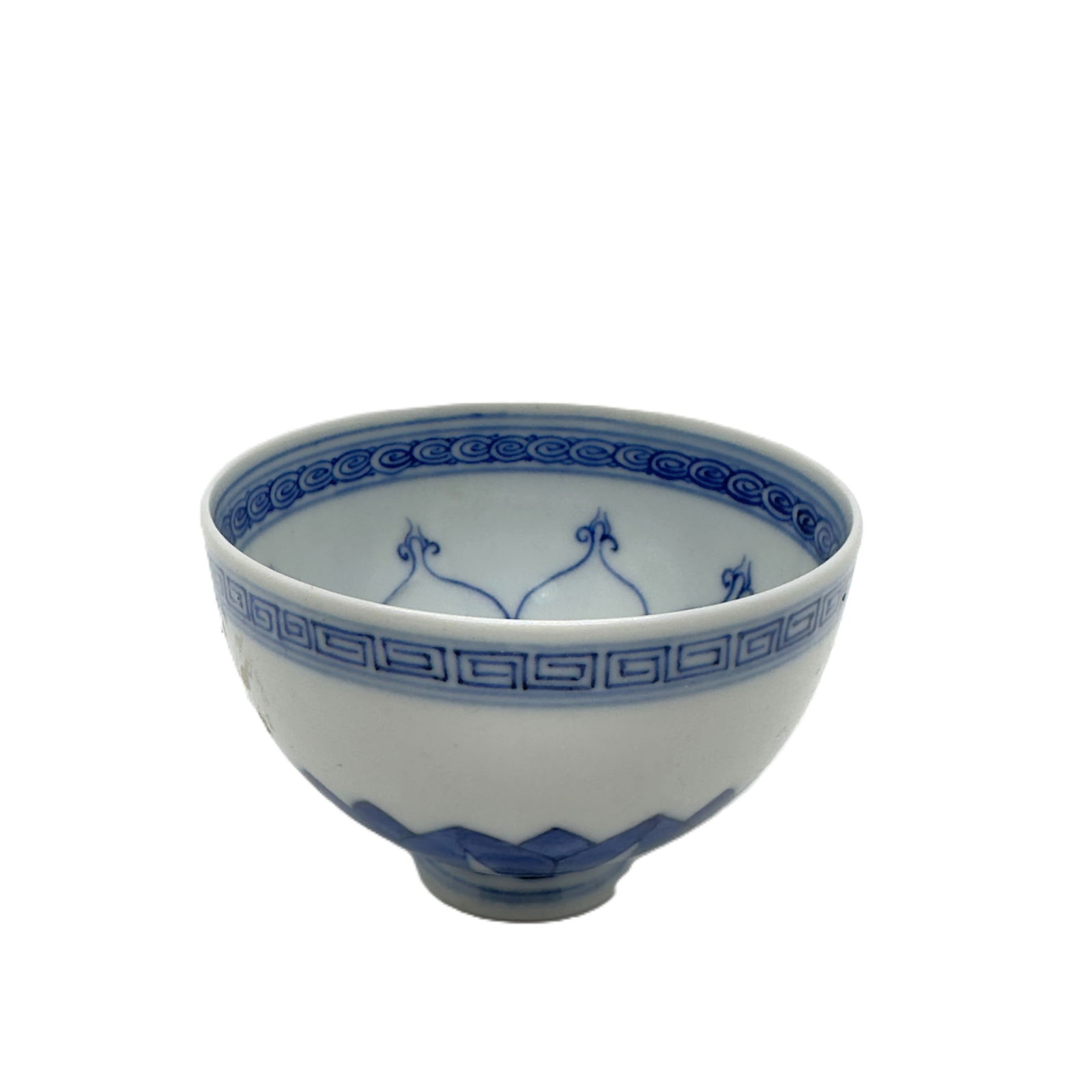 A Chinese Qing Dynasty blue and white porcelain bowl (1 of 3)