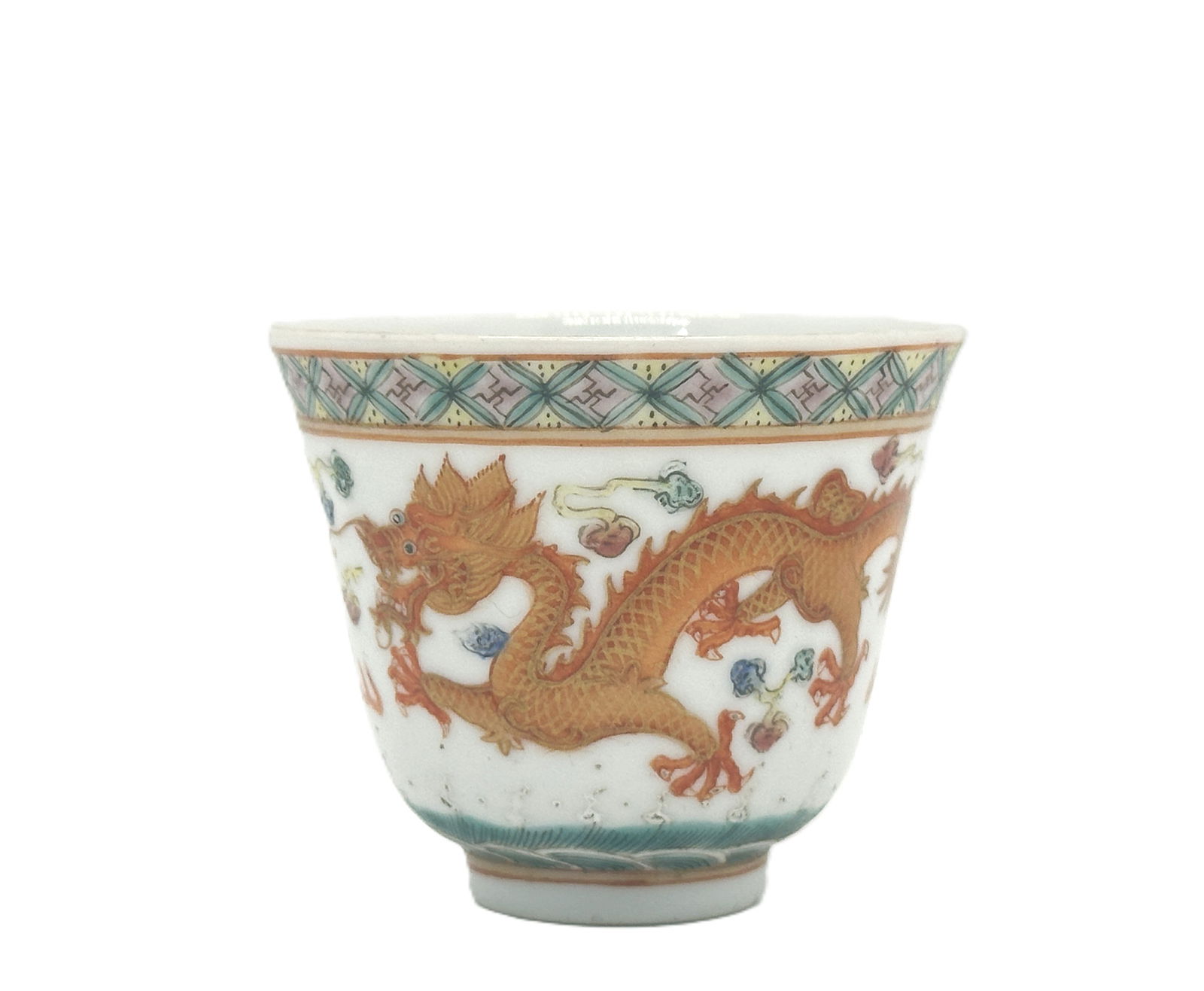 Chinese Famille Rose Dragon Teacup,19th.C (1 of 3)