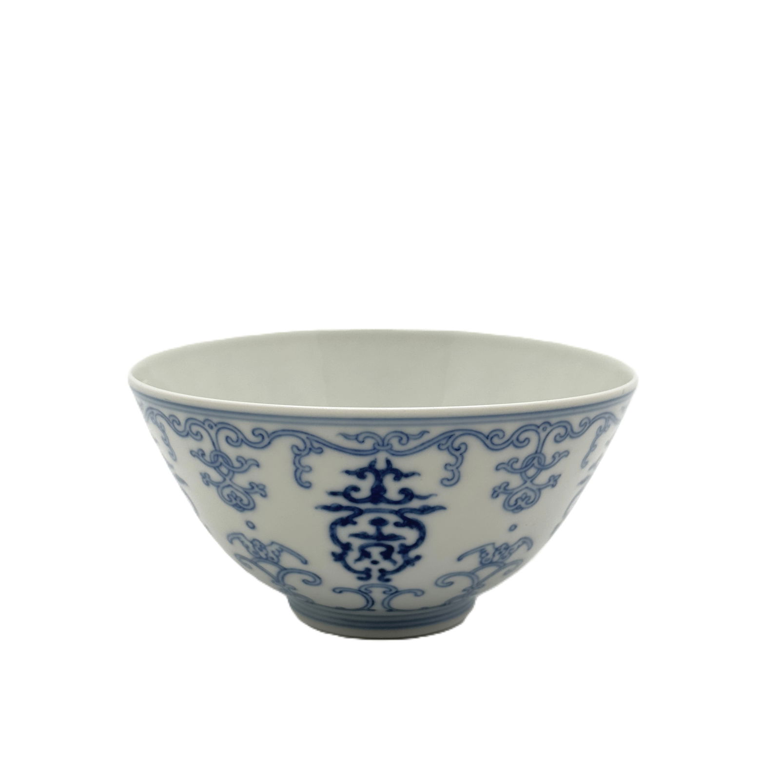 Blue and White Double Happiness Bowl: An elegant antique Chinese blue and white bowl, prominently decorated with the 'double happiness' ( ?? ) character, signifying marital bliss, surrounded by scrolling floral or cloud motifs.