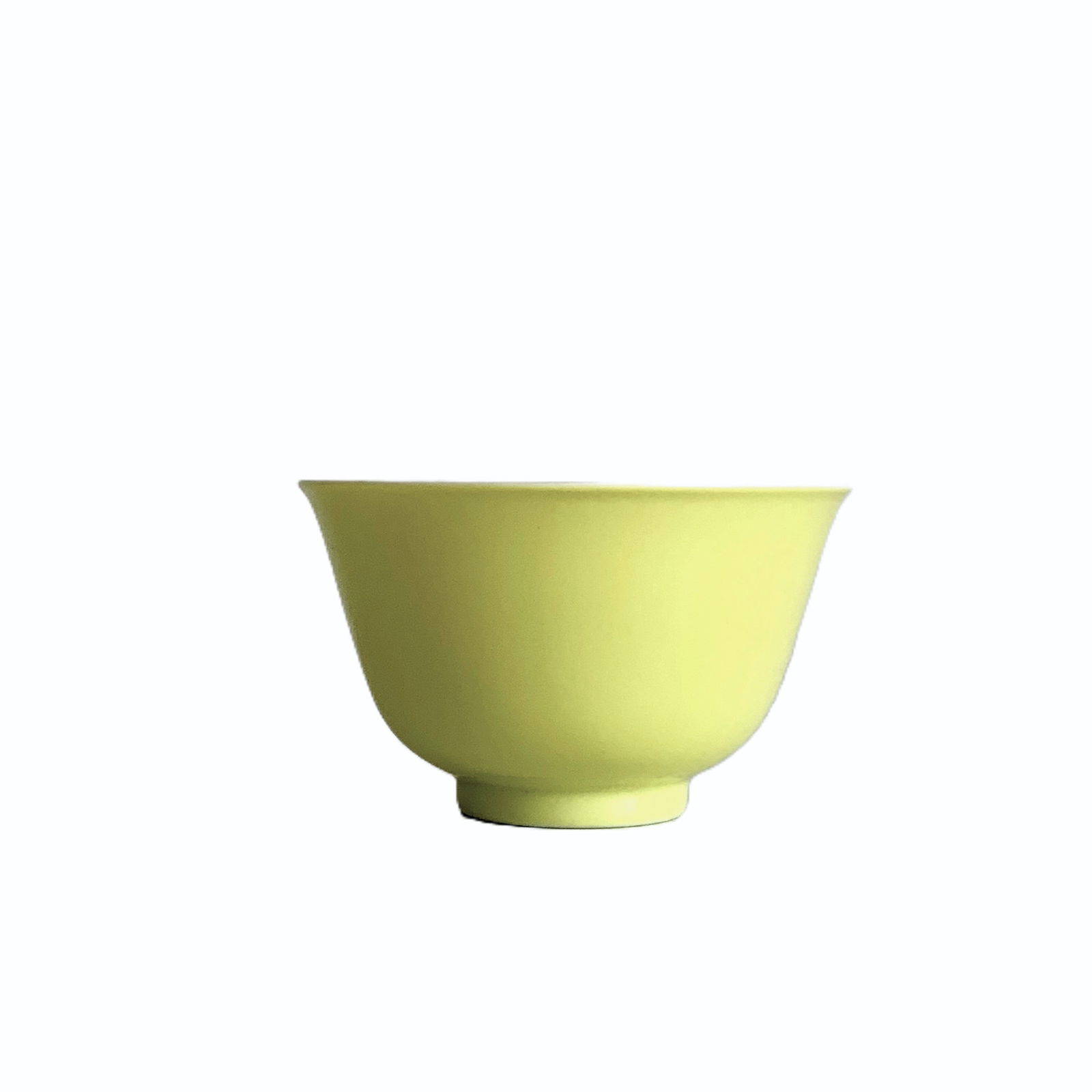 A Chinese Yellow-Glazed Cup, 19th Century: A Yellow-Glazed Cup, 19th Century, Diameter:4 1/4''(10.8 cm)