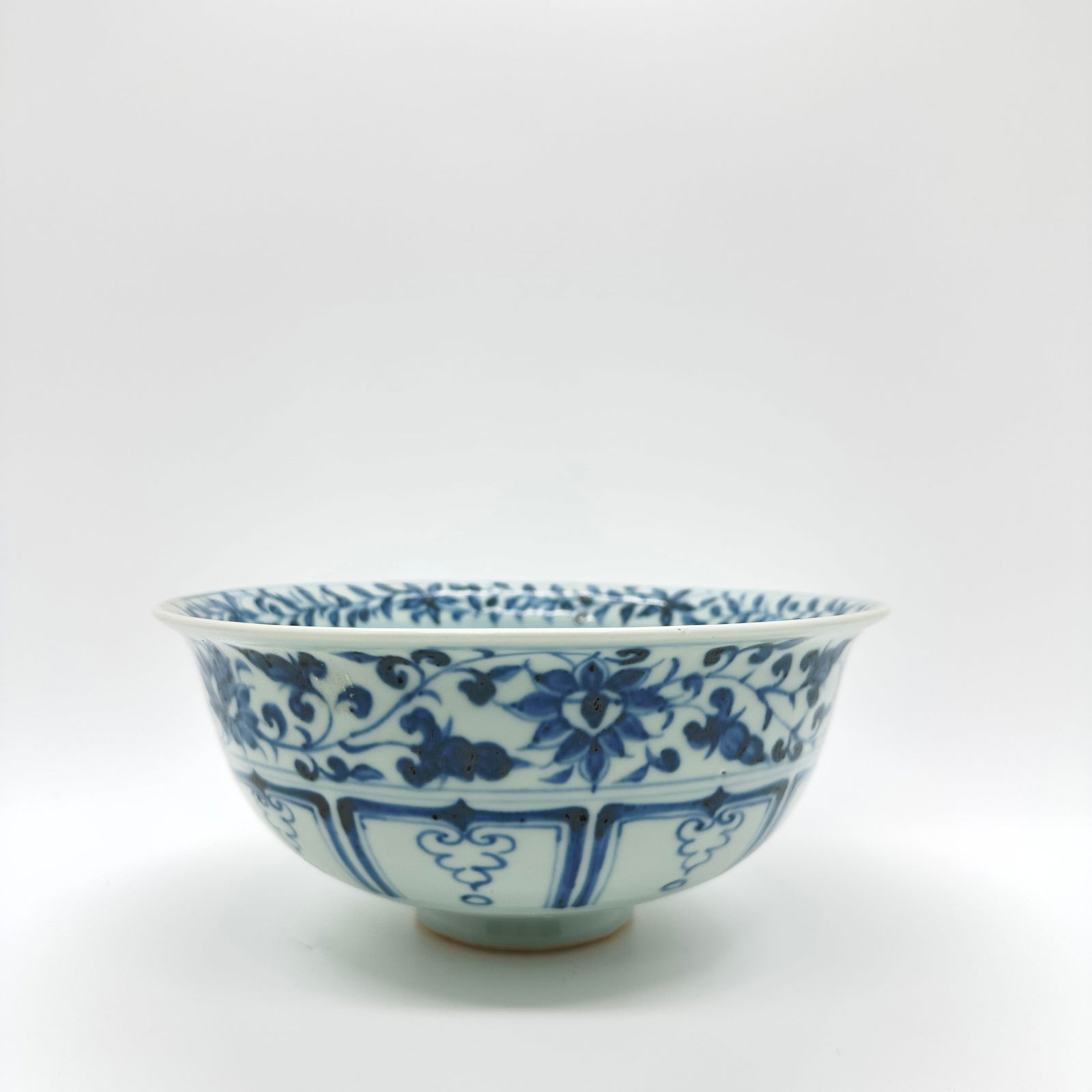 A Chinese Blue-and-white Floral Bowl (1 of 3)