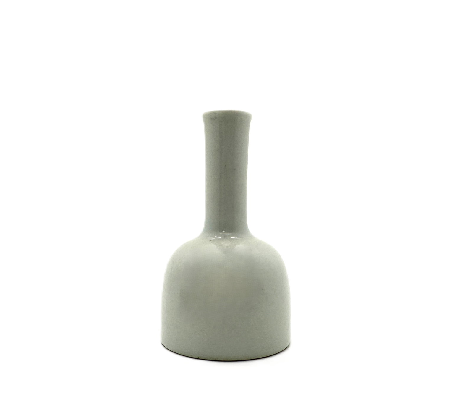 A Chinese White-Glazed Small Vase, 19th Century (1 of 2)