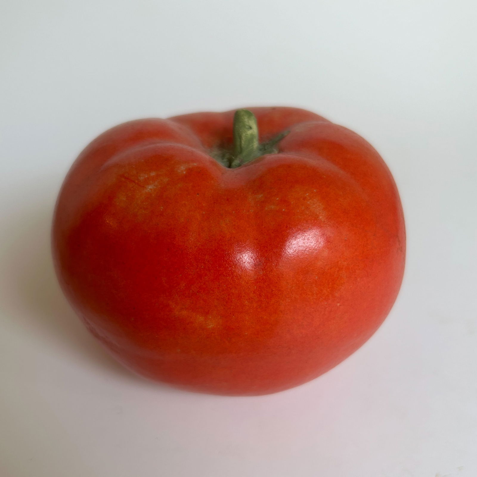 Mary Kirk Kelly (Alabama, 1918-2013) Realistic Ceramic Tomato (1 of 7)