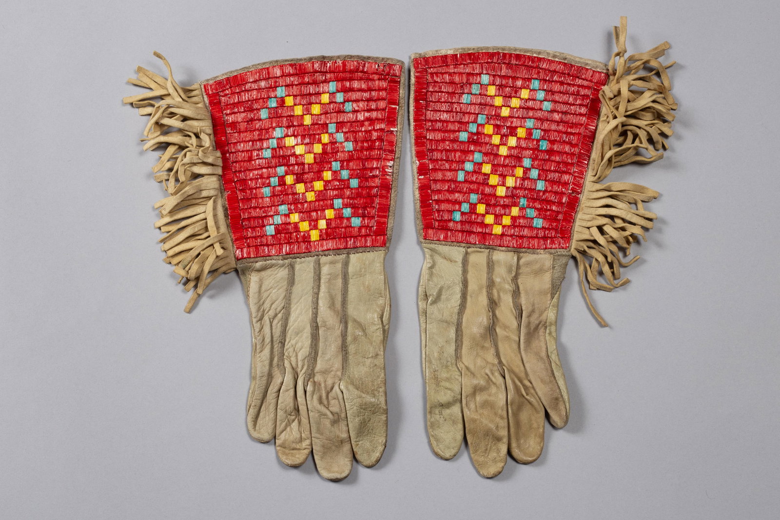 Vintage Sioux Porcupine Quill Gauntlets (1 of 3)