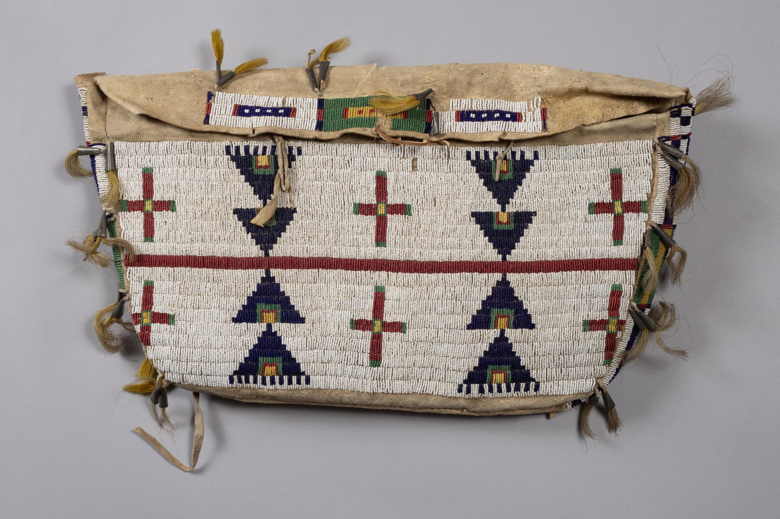 1890s Sioux Beaded Possible Bag (1 of 4)
