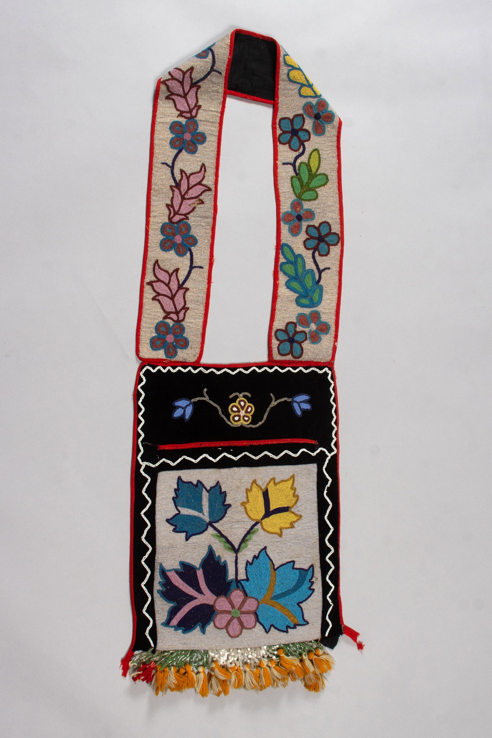 Ojibwe Bandolier Bag (1 of 4)