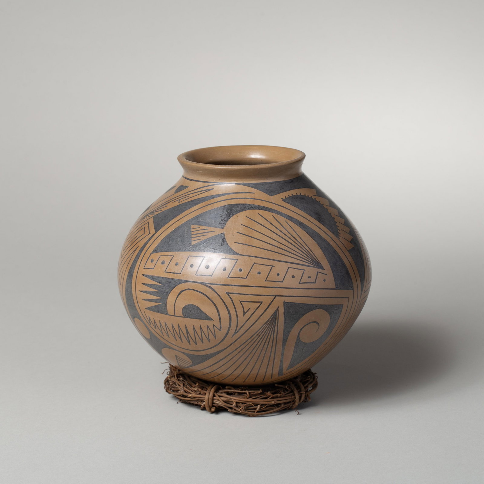 Signed Pilo Mora Pot (1 of 6)