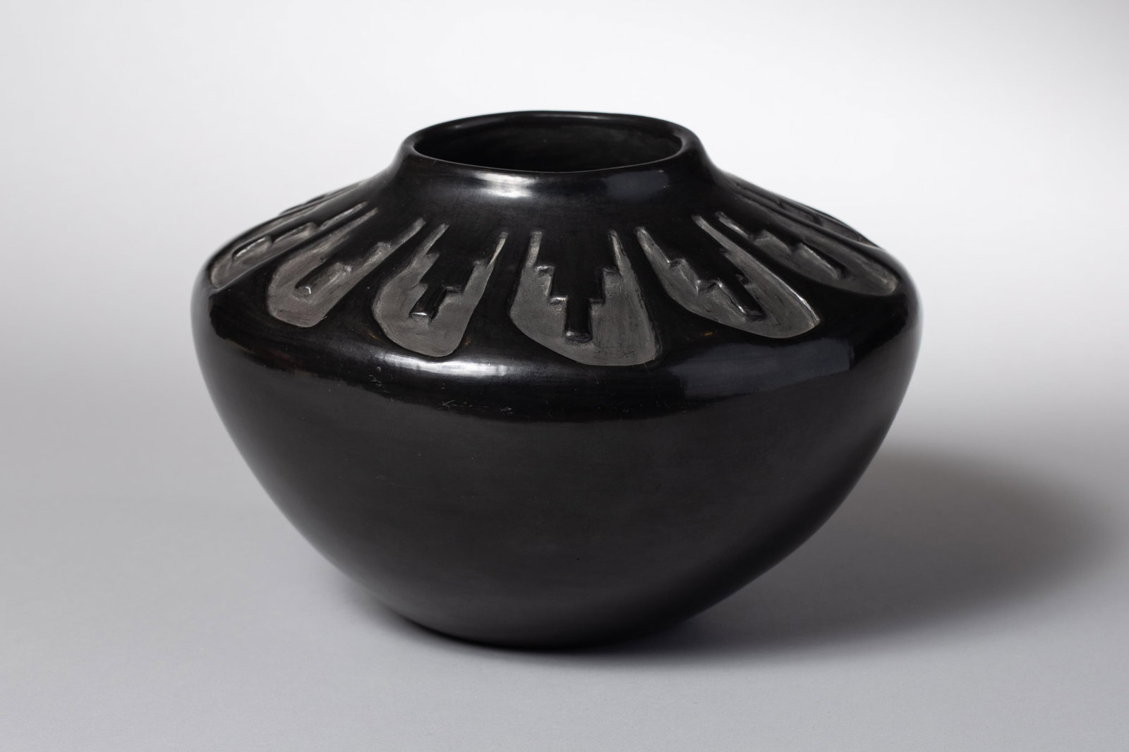 Tina Naranjo Blackware Jar (1 of 6)