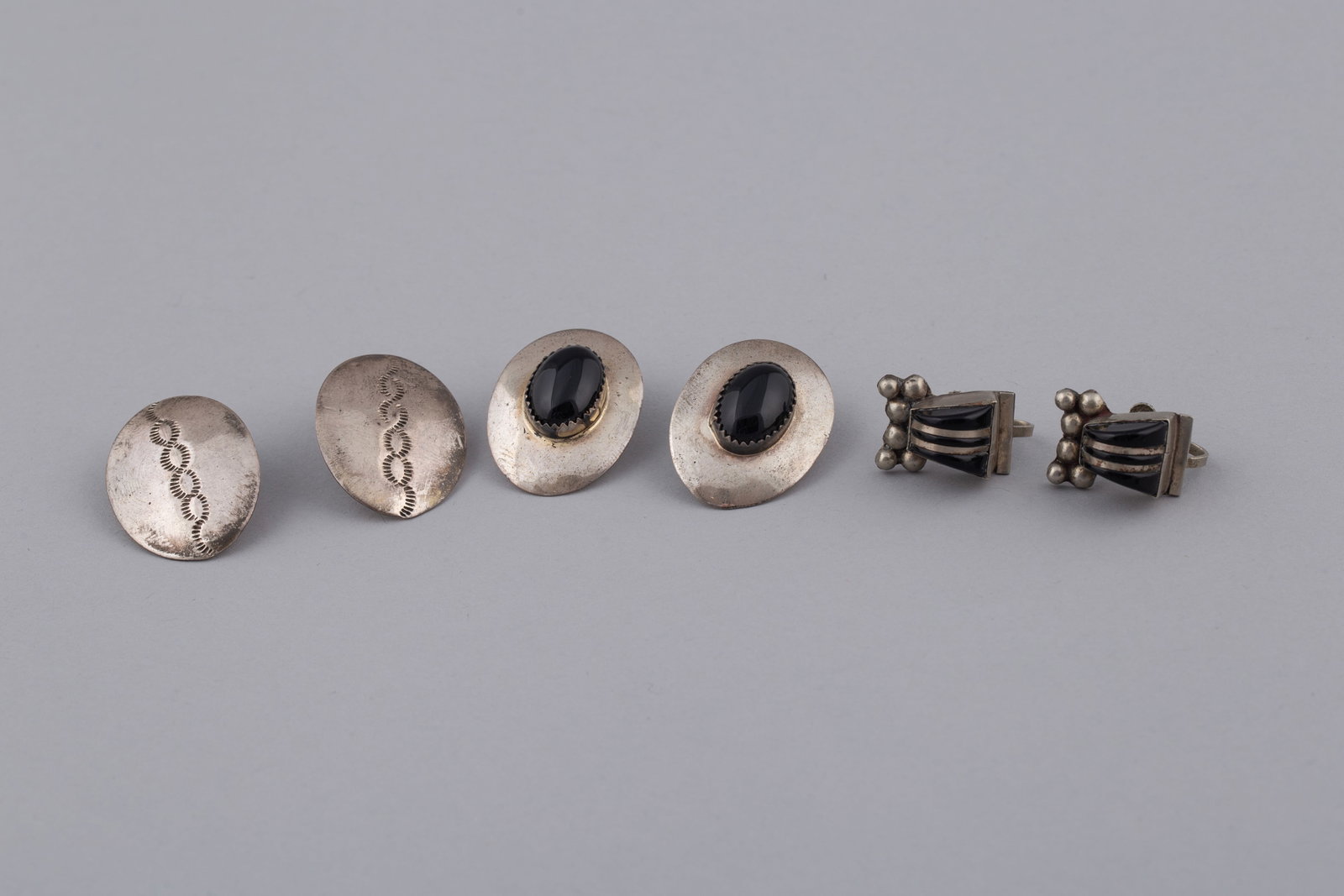 Five Pairs of Vintage Southwestern Silver Screw-Back Earrings (1 of 6)