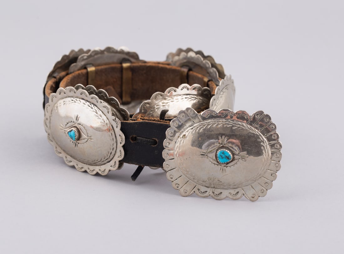 Concha Belt with a Turquoise Cabochon Centers (1 of 4)