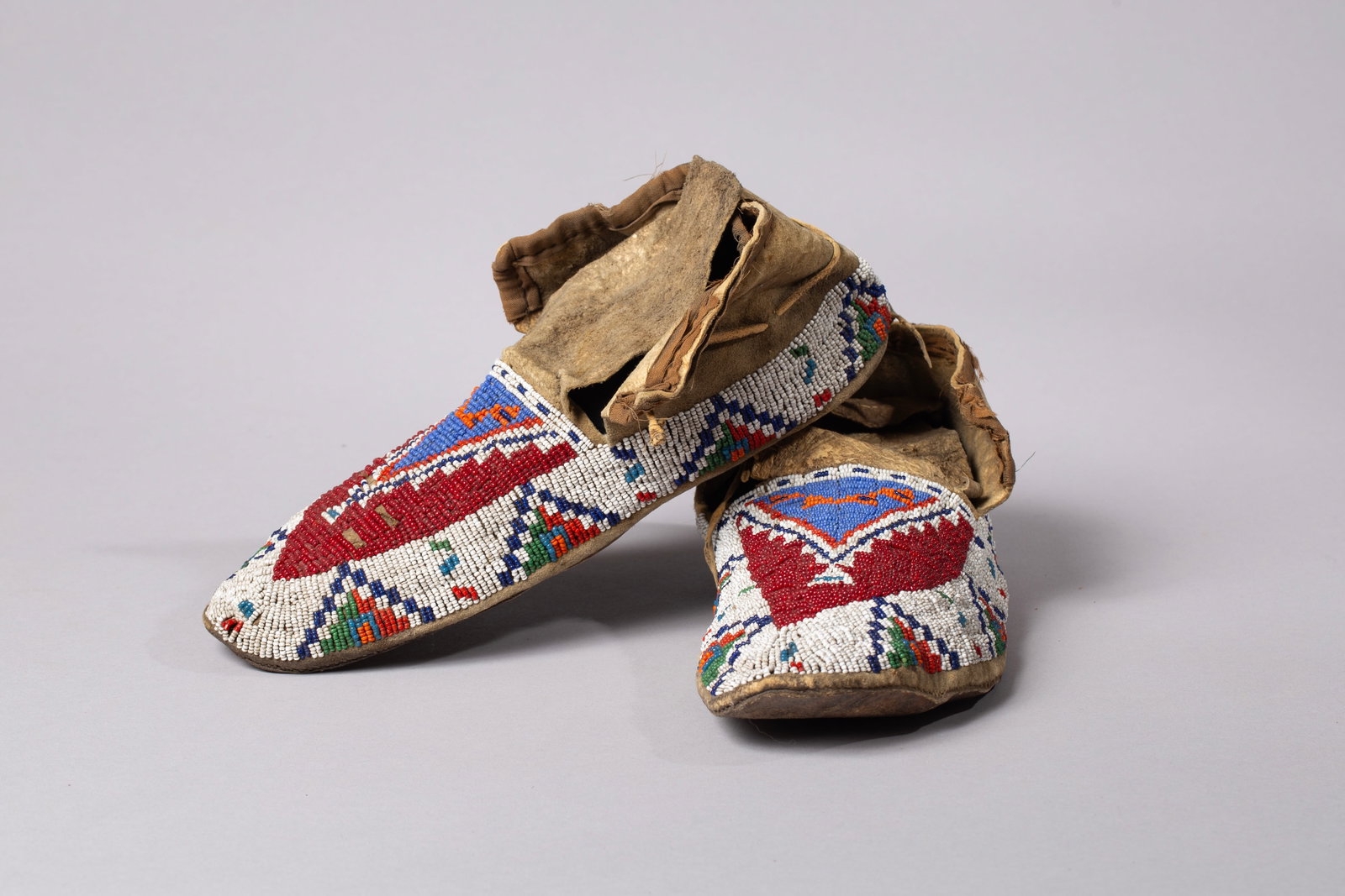 Pair of Moccasins, Cheyenne or Arapaho, late 19th to early 20th century (1 of 6)