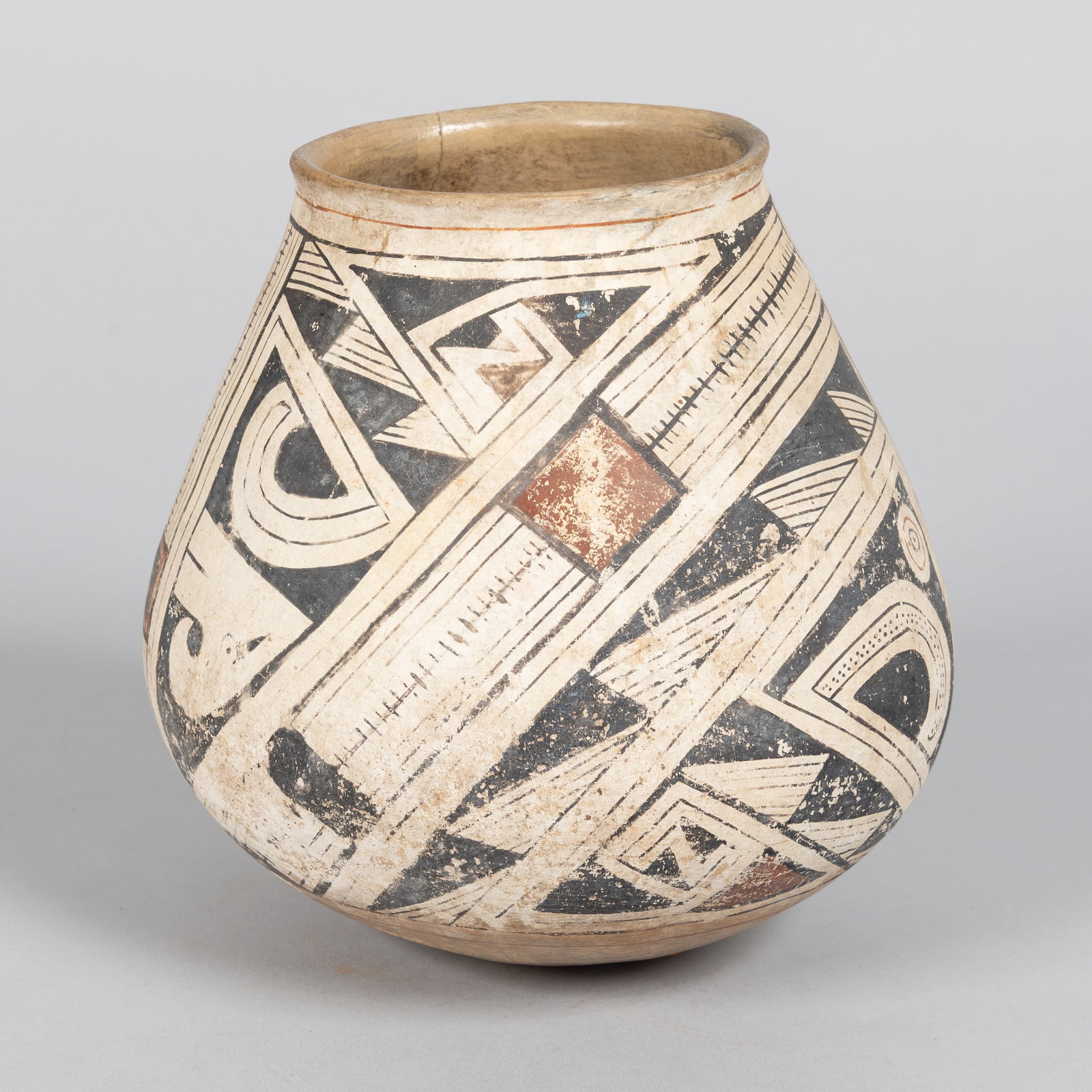 Casas Grandes Polychrome Pottery Jar (1 of 5)