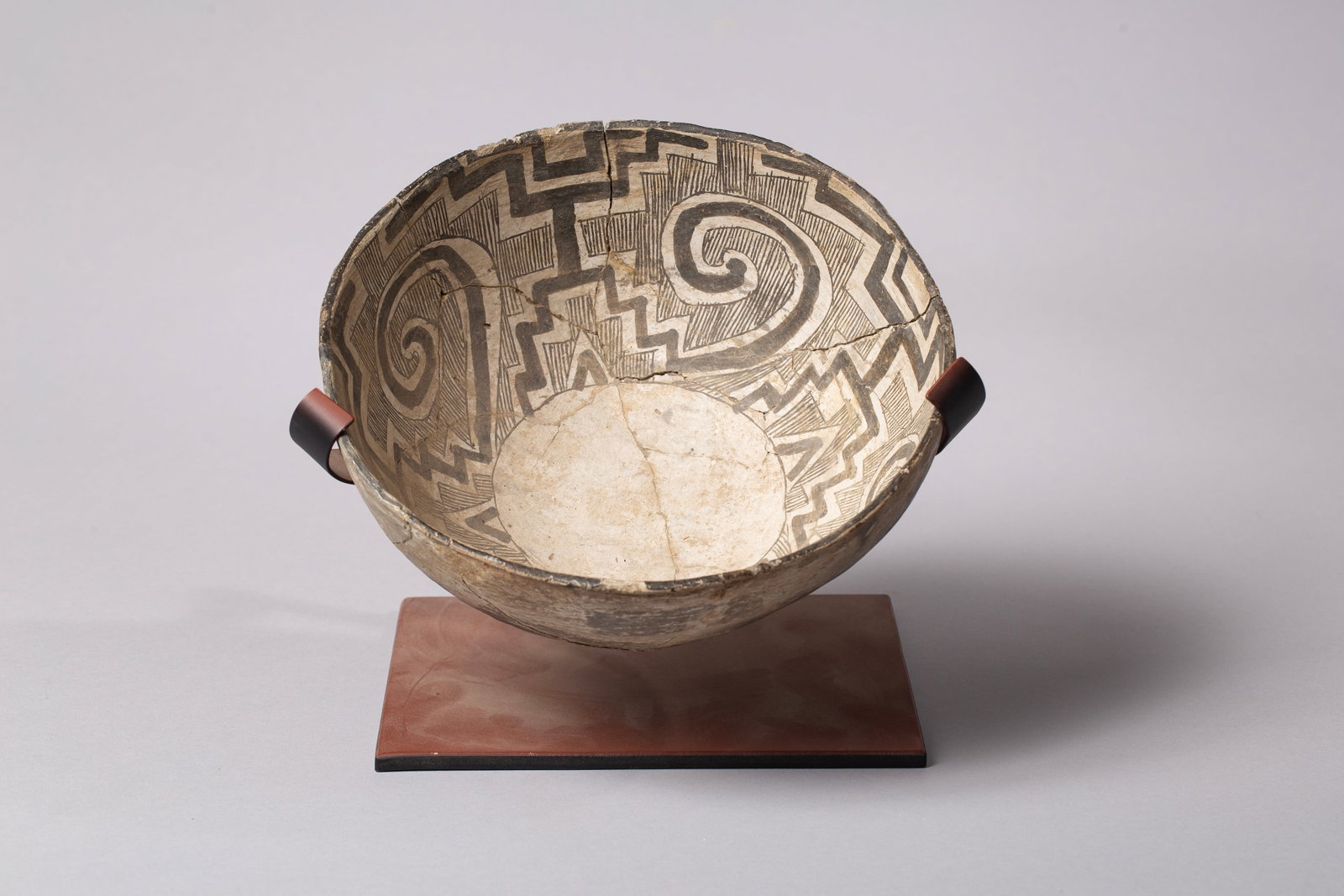 Anasazi Black-on-White Pottery Vessel (1 of 7)