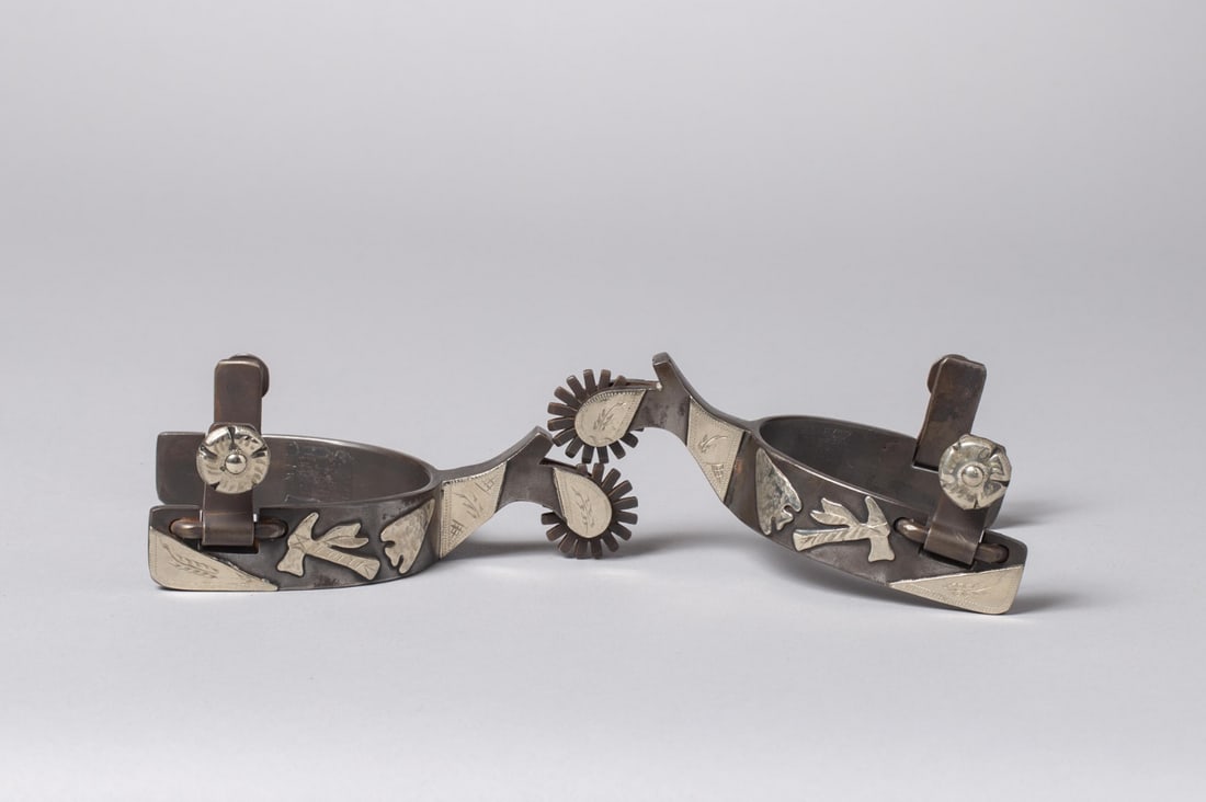 Robert Evans Spurs Antique Finish with Arrow & Tomohawk Silver Overlay Designs (1 of 6)