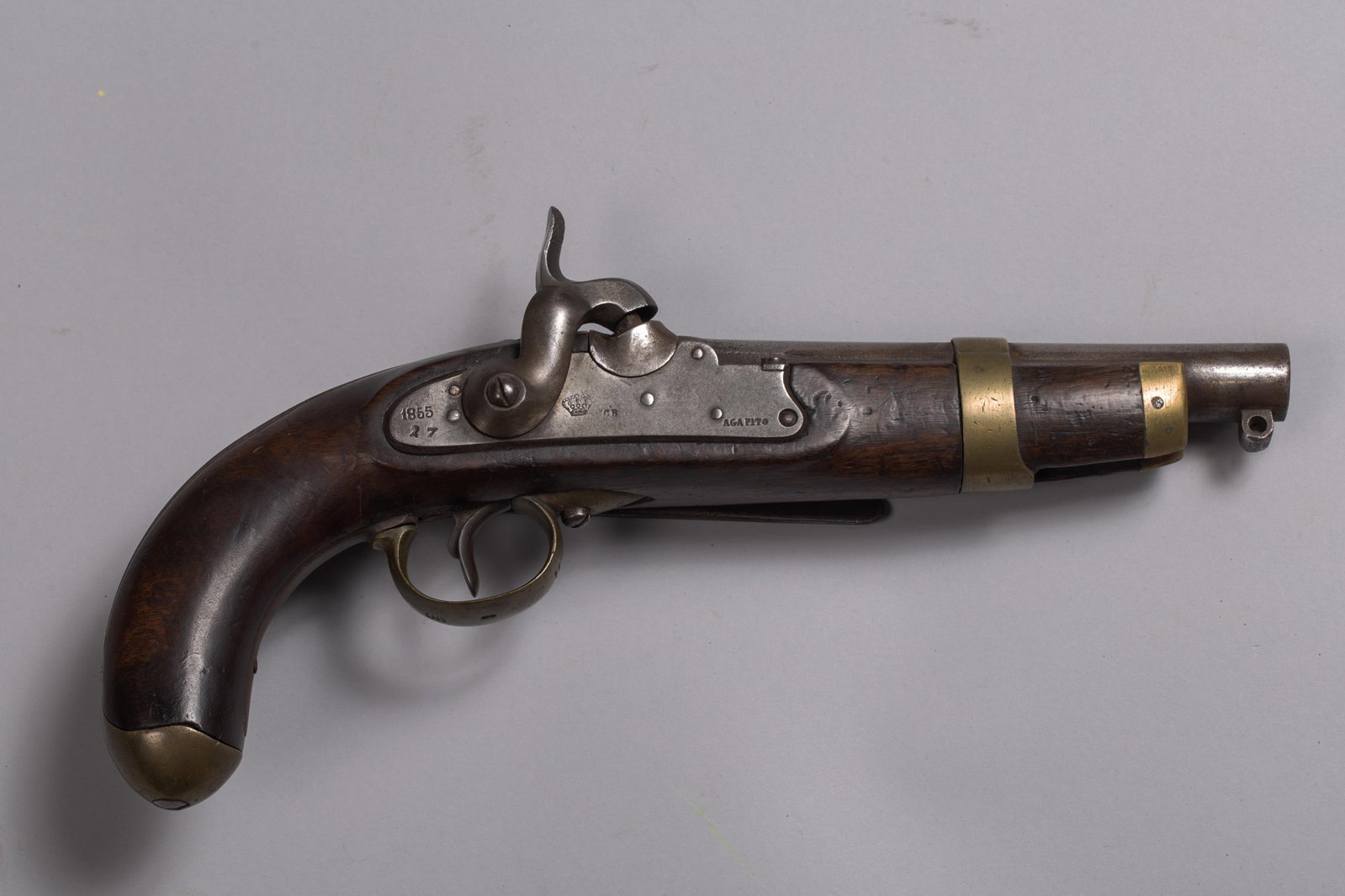 British Naval 8 Marine 1855 Perc. Pistol: A very fine example of a British military percussion pistol, issued for Naval and Coast Guard service during the Crimean War era. The lock plate is clearly engraved with AGA PITO & Crown and dated 186