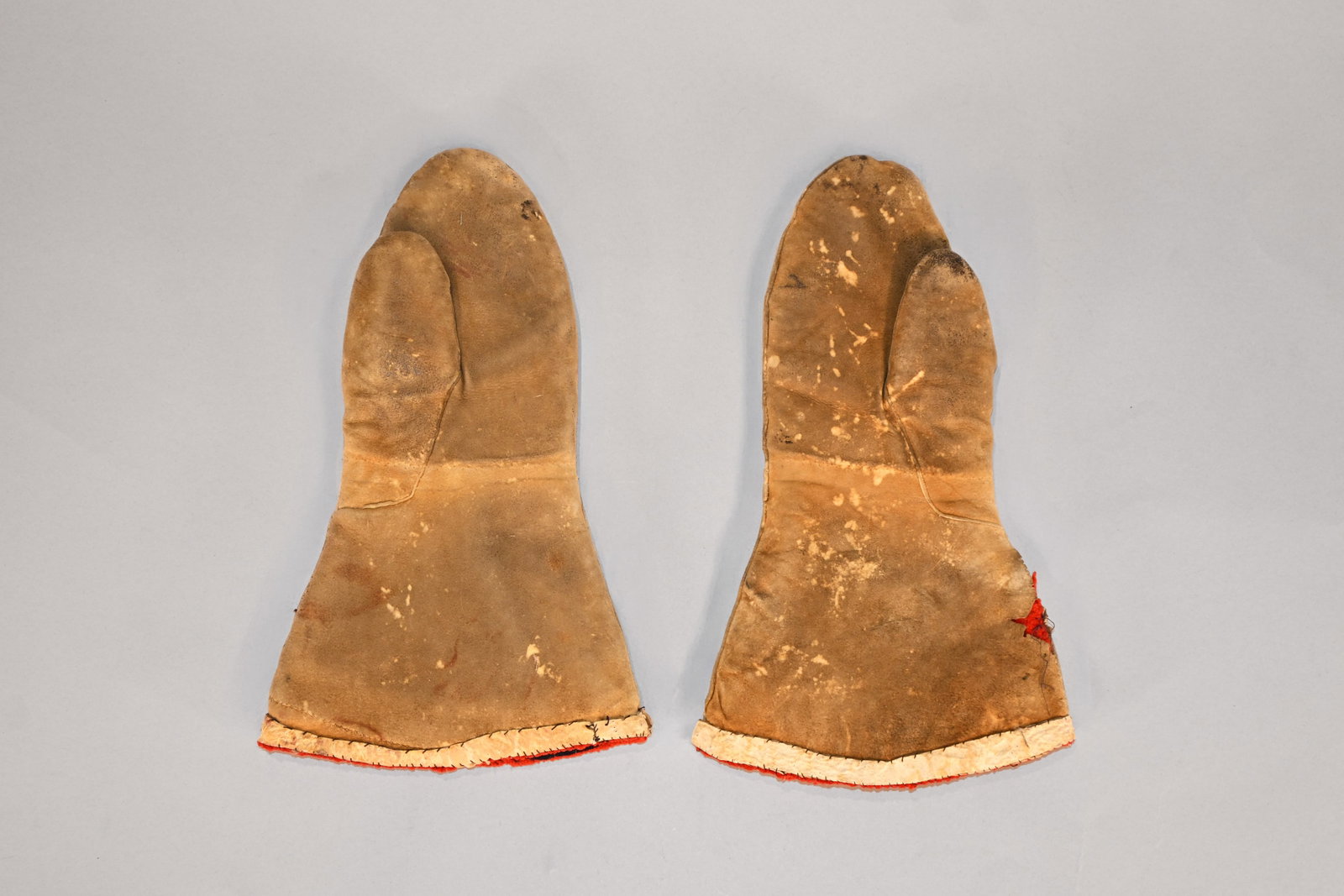 Beaded Hide Gauntlets - 2