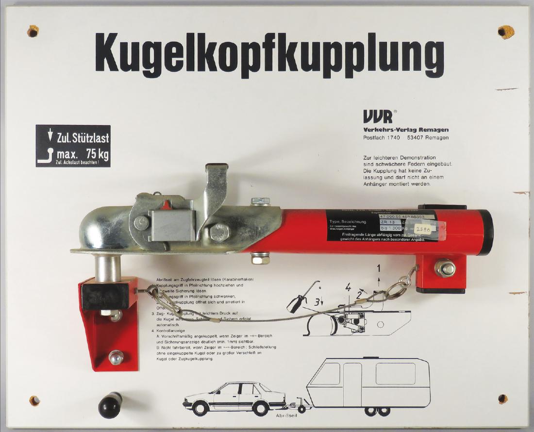 Verkehrs Verlag Remagen-RH School Model: Verkehrs Verlag Remagen-RH German School Training Model. Kugelkopfkuplung-ball head cuppling for trailer brakes. 21 1/2 X 18 X 4 inches.