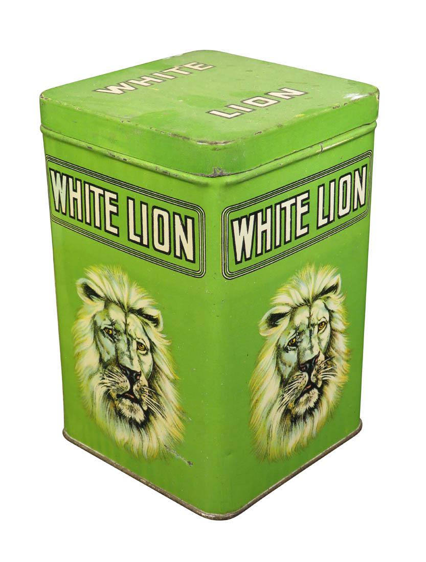 White Lion 25 Count Cigar Tin: White Lion 25 Count Cigar Tin. Very good original condition. 3 1/2 X 5 1/2 X 3 1/2 inches.