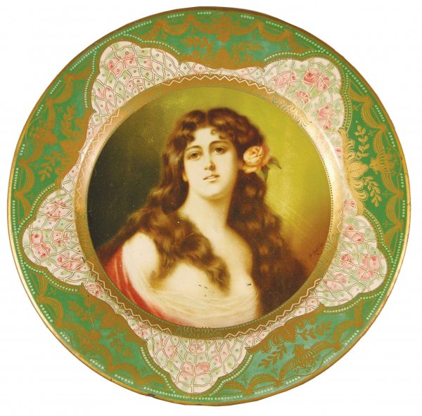 1905 Anheuser Busch Vienna Art Plate: 1905 Anheuser Busch Vienna Art Plate, depicting woman with rose in her hair. Couple of minor chips otherwise very good condition. 10 inch diameter.
