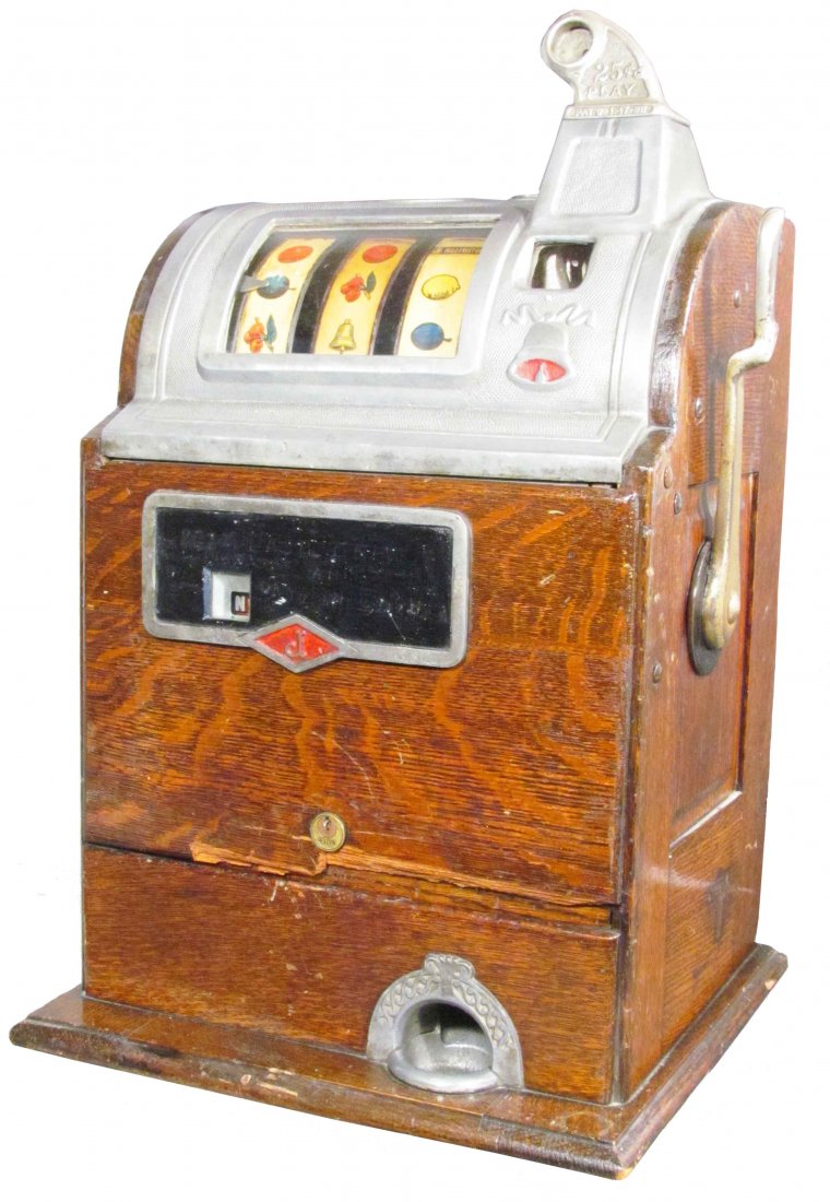 Jennings 25 Cent Slot Machine: Jennings 25 Cent Slot Machine, patented 1922. Wood cabinet. Broken front door otherwise good all original working condition.