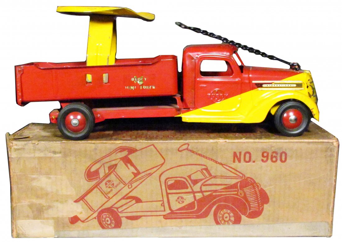 Buddy-L Pressed Steel # 960 Saddle Dump Truck Toy: Buddy-L Pressed Steel # 960 Saddle Toy Dump Truck. Very good all original condition in box. 22 inches long.