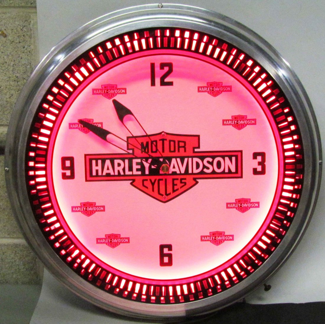 Harley Davidson Spinner Light Up Clock Oct 06, 2013 Showtime
