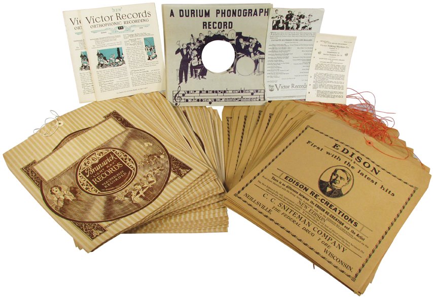 Quantity of Record Paper Bags & RCA Victor Items: Quantity of Record Paper Bags/Sleeves & RCA Victor Items. 47 Edison Paper Record Paper Bags. 42 Brunswick "Light Ray" Record Paper Bags. 12 Darium Phonograph Record Sleeves.