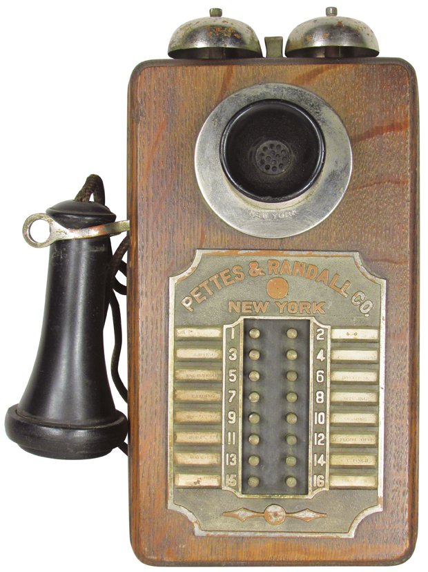 Pettes & Randall Co. NY Switchboard Phone: Pettes & Randall Co. New York Switchboard Phone. Very good original condition. 8 X 11 1/4 X 4 1/2 inches.