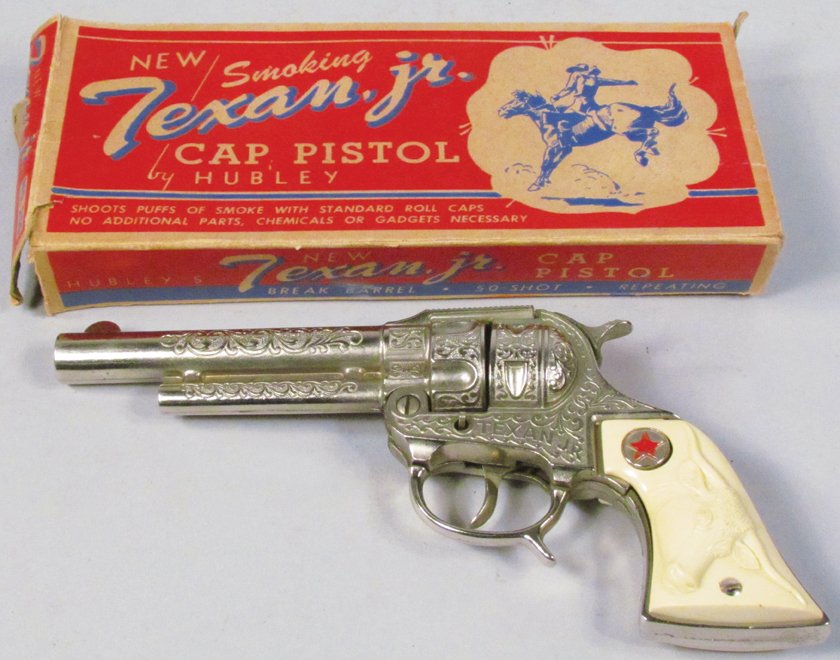 Hubley Texan Jr Smoking Toy Cap Pistol: Hubley Texan Jr Smoking Toy Cap Pistol # 250 in original box. Box had detached flaps, gun like new condition.