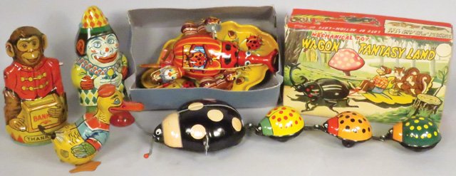 Collection of Vintage Tin Wind Up Toys (1 of 1)