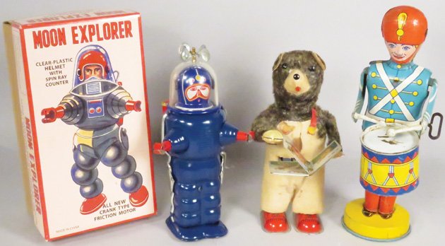 Collection of Vintage Tin Wind Up Toys (1 of 1)