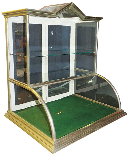 Claes & Lehnbeuter Mfg. Co. Tower Showcase (1 of 1)