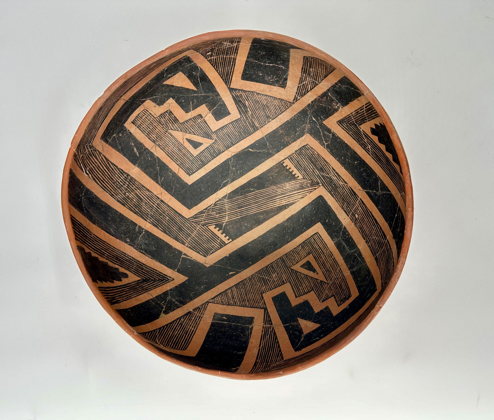 Anasazi pinto polychrome pot. (1 of 4)