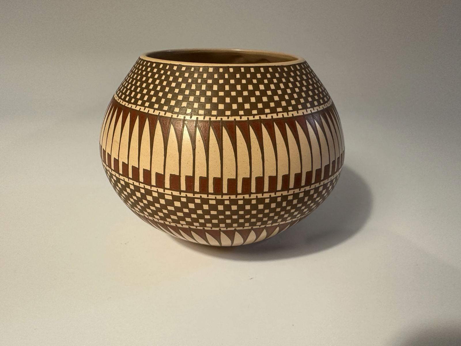 Javier Ledezma Mata Ortiz pot (1 of 3)