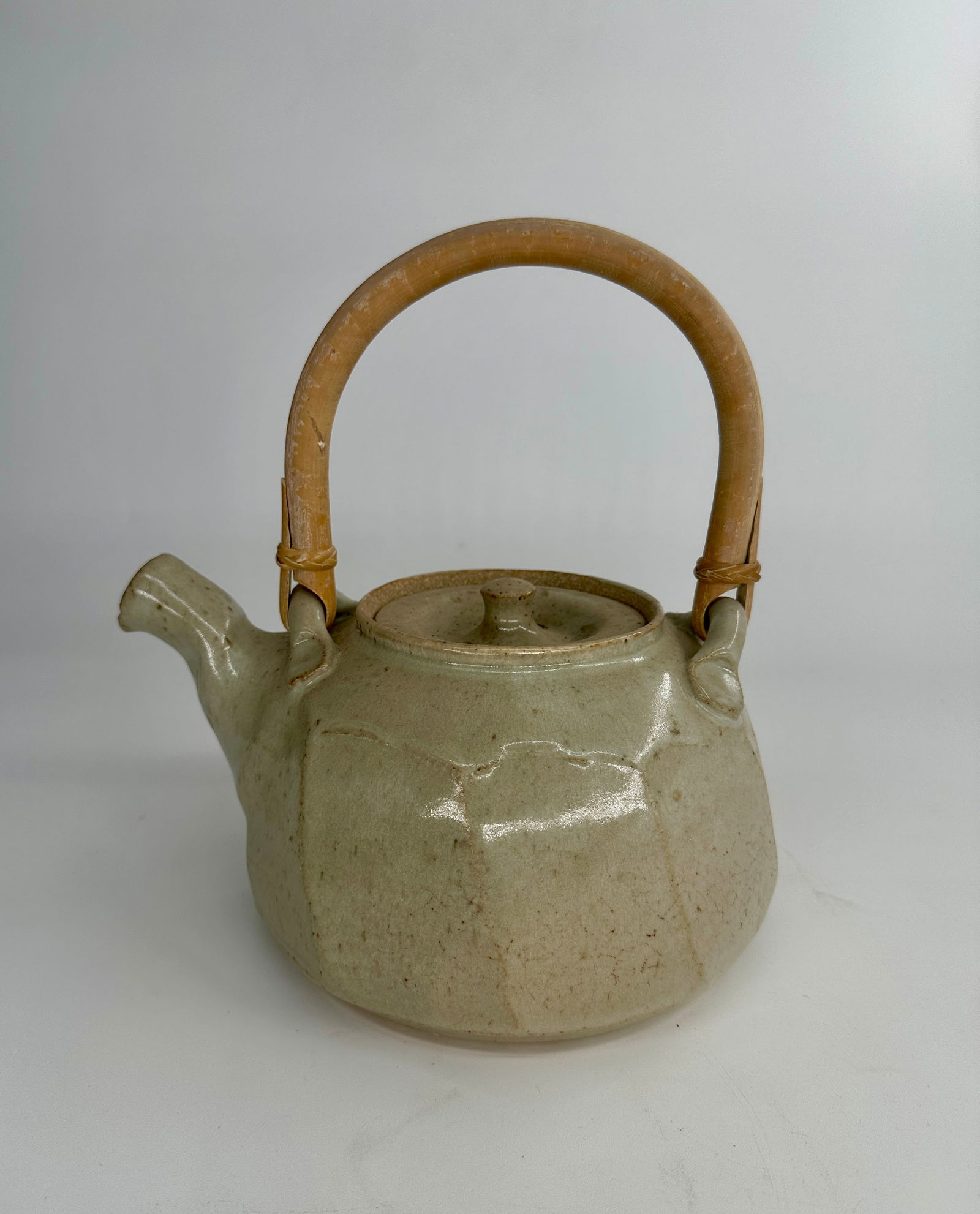 Warren MacKenzie teapot (1 of 6)