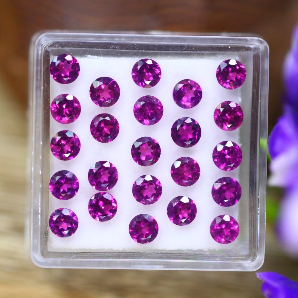 4.93 carat Natural African Rhodolite Garnet Loose Gemstone (1 of 4)