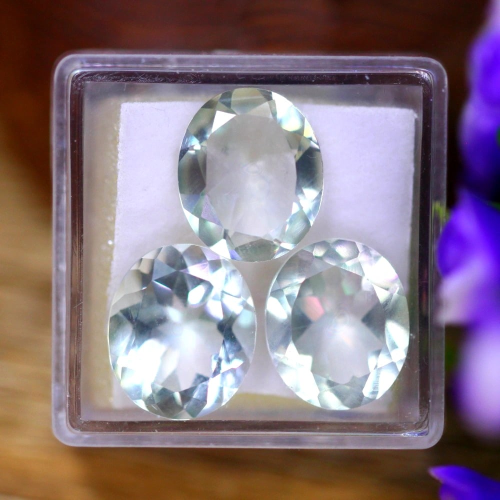 Exquisite 13.79 Carat Brazilian Green Amethyst - Rare Gemstone (1 of 3)