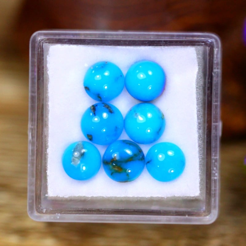 Auction  Exquisite 4.77 Carat Arizona Turquoise Gemstone (1 of 4)