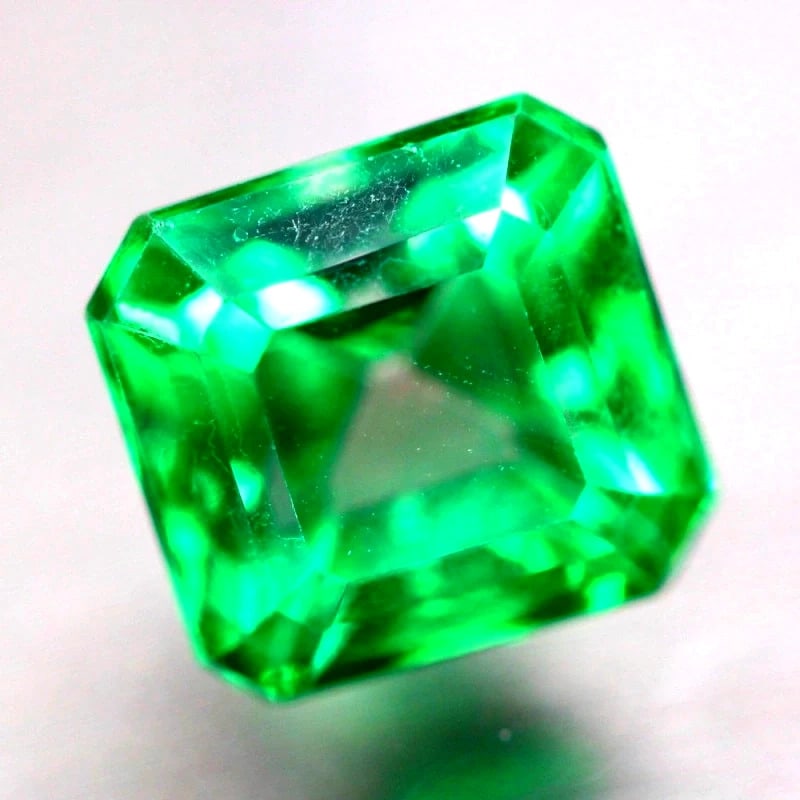 Exquisite 5.85-Carat Brazilian Green Topaz Gemstone (1 of 7)