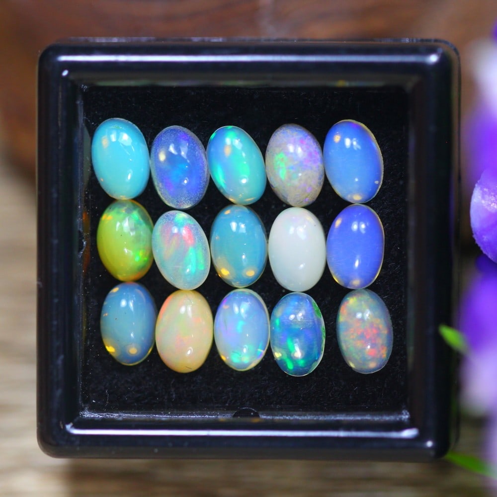 Exquisite 5.30 Carat Ethiopian Welo Opal – A Radiant Gemstone Treasure (1 of 3)