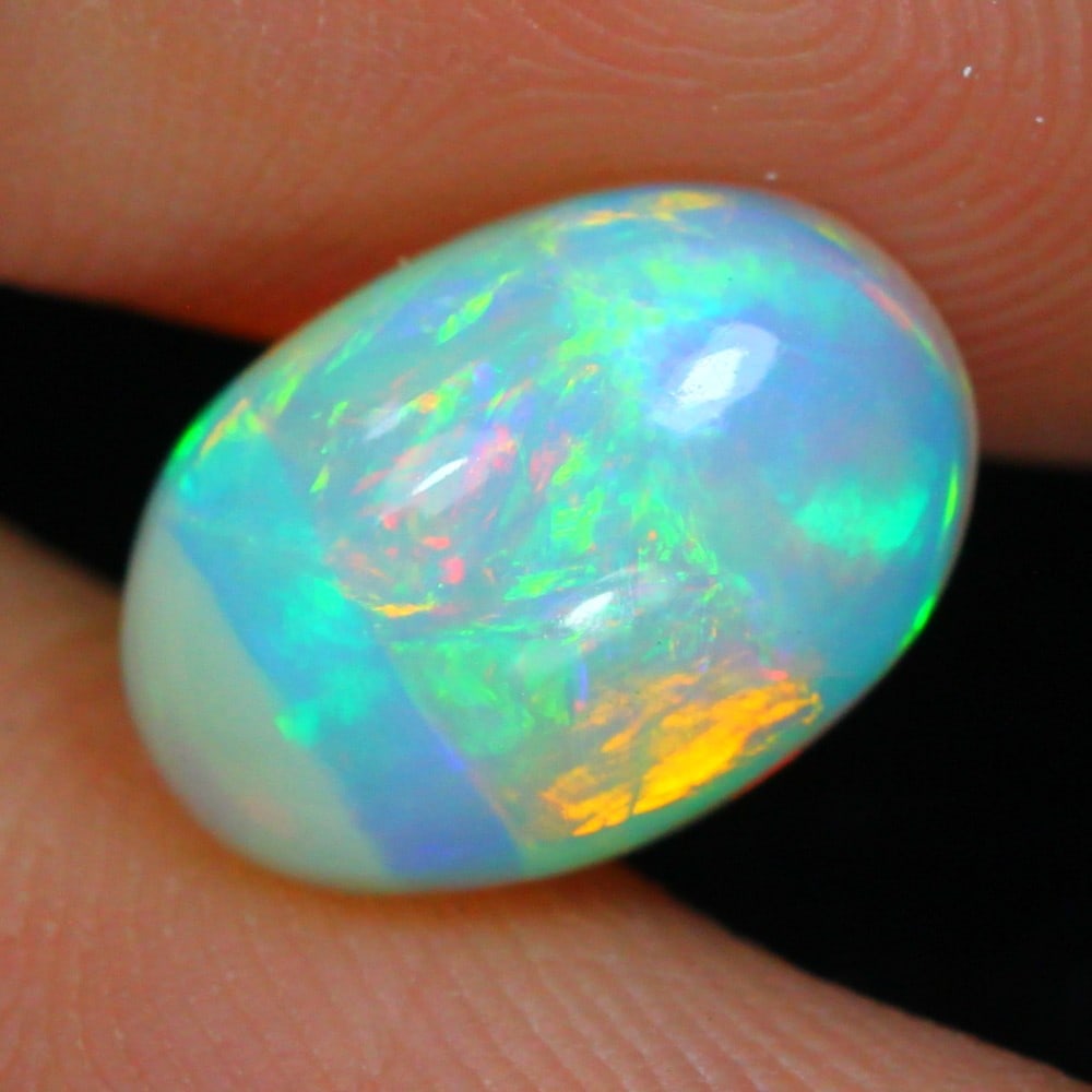 Exquisite 2.09 Carat Ethiopian Welo Opal – A Radiant Gemstone Treasure (1 of 4)