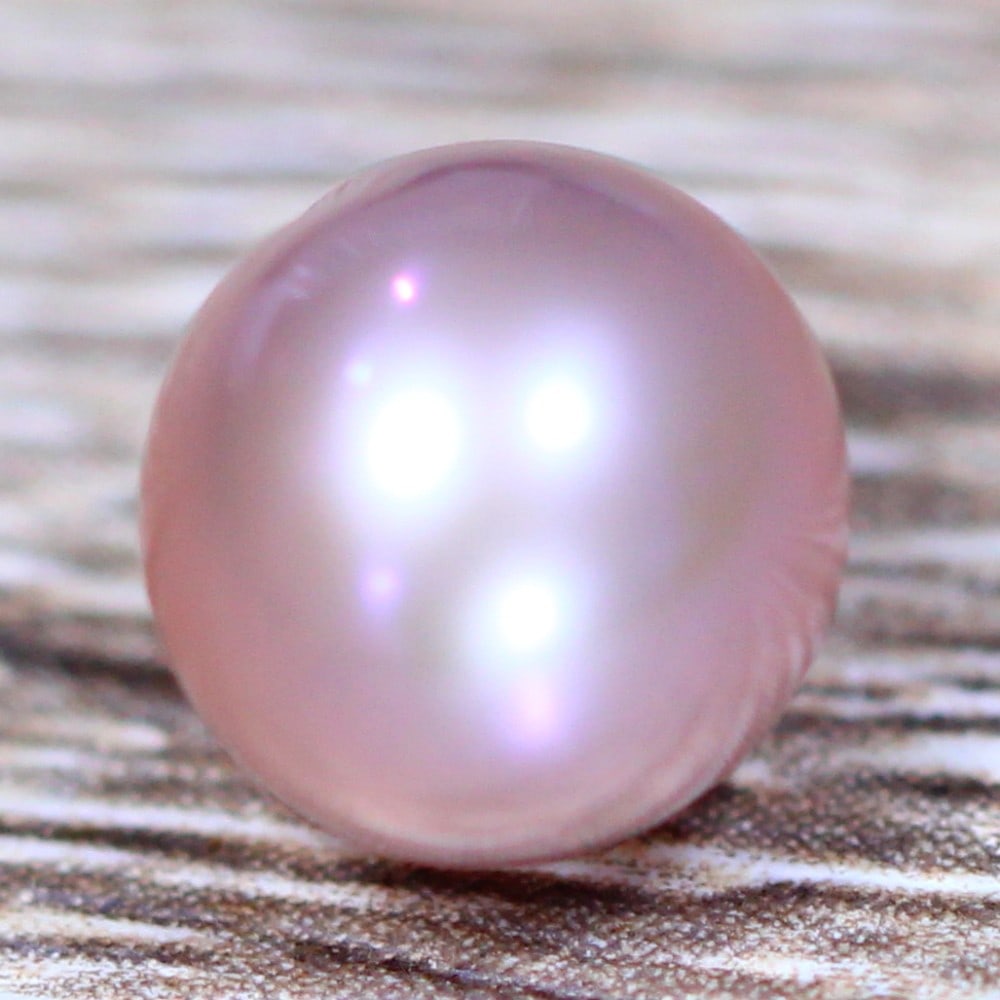 Exquisite 3.96 Carat Cultured Akoya Fresh Water Pearl (1 of 4)